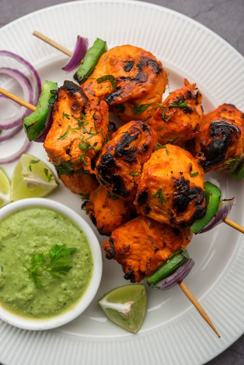 Chicken With Cucumber, Chicken Tikka Kebab, Mint Chutney, Yogurt Chicken, Tikka Recipe, Spicy Chicken Recipes, Stuffed Mushroom, Mint Sauce, Paneer Tikka