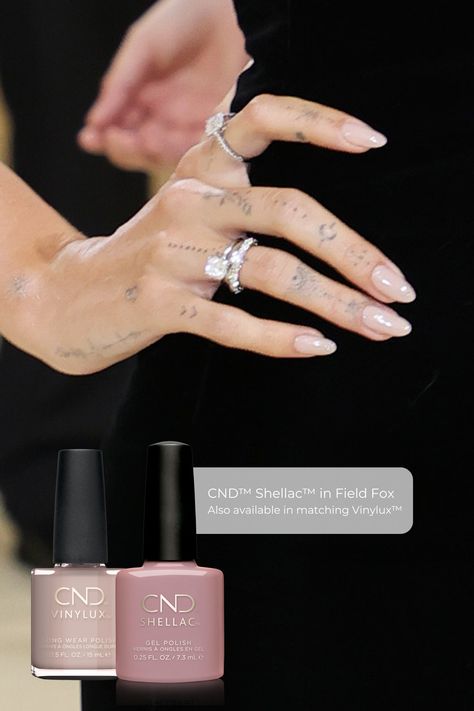 Bieber Wedding, Hailey Bieber Wedding, Euphoria Nails, Nail Piercing, Pink Chrome Nails, Cnd Nails, Makeup Nails Designs, Pink Gel Nails, Celebrity Nails