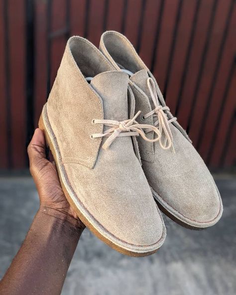 SOLD OUT ✅ Clarks desert boot ||size 41/42 Uk 7.5 || price 50,000 tsh only ————————- ♟Materials Upper pure leather Sole natural rubber ————————— ♟Location Sinza kivulini Maarifa street 39 ——————— ♟contacts pientoshoes@gmail.com Normal call +255766077575 ——————- ♟price Tsh 50,000 only _____________ #viatuvyakiume #mtumbagrade1👌 #clarksdesertboots #boots #clarksoriginals #pientoshoes Clarks Desert Boot, Desert Boot, Desert Boots, Clarks Originals, Casual Clothing, Natural Rubber, Men's Casual, Men Fashion, Pure Products