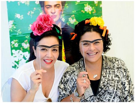 Frida Kahlo Inspired Mexican Theme Party | Smart Party Planning Double Quinceanera, Mexican Bachelorette, Mexican Theme Party, Mexico Party, Mexican Birthday, Mexican Theme, Mexican Party Theme, Mollie Makes, Party Hostess