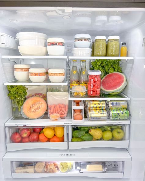 What if I told you that your fridge could look like THIS☝️.... Do you feel relaxed just looking at it? 😌 Because I do! �😊 Fridge glamour shots have not only helped me grow on Instagram, but these setups mean that I have ready-to-grab meals are accessible for my family ALL👏 WEEK👏 LONG 👏. I am always so grateful for the time I spend on meal prep and I want you to feel this way too! I want you to: 🔹 Feel relaxed and relieved when you open your fridge. 🔹 Confidently navigate picky eaters ... Meal Prep Fridge, Fridge Organization, Glamour Shots, Grow On Instagram, Help Me Grow, Picky Eaters, So Grateful, Told You, Do You Feel