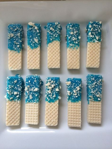 Baby Shower Treats Boy, Frozen Dessert Table, Baby Shower Snacks Boy, Baby Shower Desserts Boy, Boy Baby Shower Food, Dresses Emerald Green, Baby Shower Snacks, Green Quince, Baby Shower Sweets