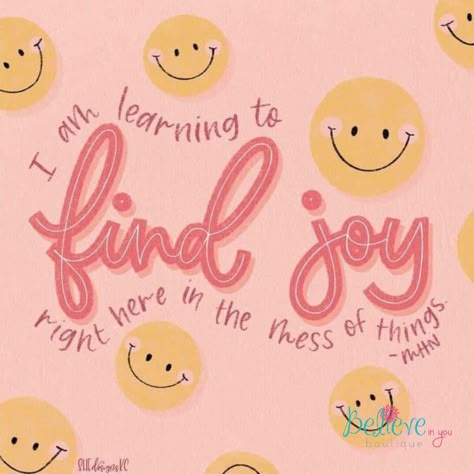 Sunshine, smiles, and all the little things in between    Finding joy in every single day because life is too short not to!   #gratefulheart #happinessfound #everydaymagic   #believeinyouboutique #biyboutique #shopsmall #boutiqueclothes www.biyboutique.com Pastel Quotes, Inspirational Quotes Background, Bible Doodling, Illustration Quotes, Quote Backgrounds, Happy Words, Daily Inspiration Quotes, Every Single Day, Scrapbook Journal