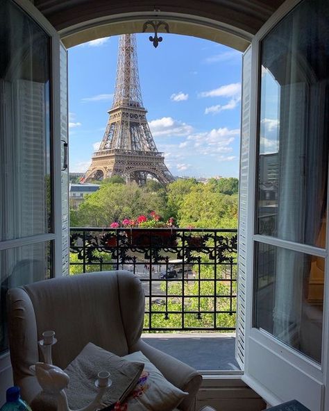 Torre Eiffel Paris, Paris Dream, Paris Vibes, Room With A View, Parisian Life, Paris Aesthetic, Living In Paris, Paris Apartments, Dream City