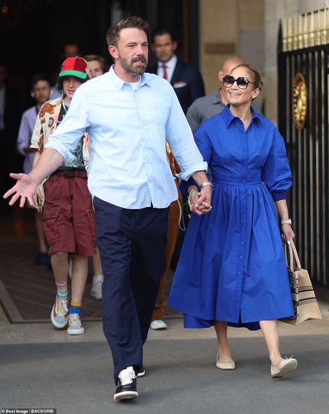 Shirt Dress Street Style, Honeymoon Wardrobe, Paris Streets, Bright Blue Dresses, Honeymoon Style, Shirt Dress Outfit, Red Dresses Classy, Red Dress Outfit, Blue Shirt Dress