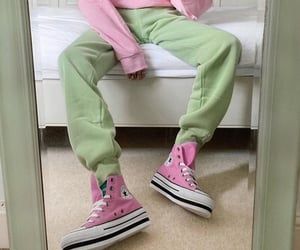 Pink And Green Fashion, Pink And Green Aesthetic Outfits, Pink And Green Clothes, Pink Green Outfit, Pink And Green Outfits, Pink Green Aesthetic, Pink And Green Outfit, Green And Pink Outfit, Outfits Juvenil