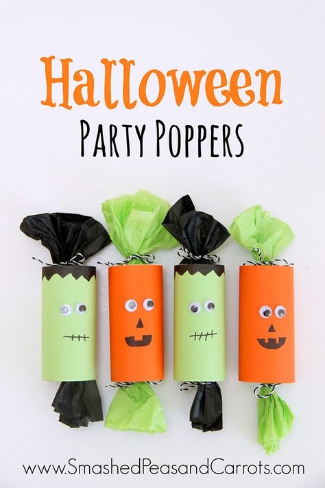 20 best DIY Halloween treat bag, boxes, cups, and more. Perfect favors for class parties, neighborhood kids, and more. Halloween Poppers, Smashed Carrots, Halloween Treat Bags Diy, Smashed Peas, Diy Halloween Party, Diy Halloween Treats, Halloween School Treats, Halloween Party Decor Diy, Halloween Class Party