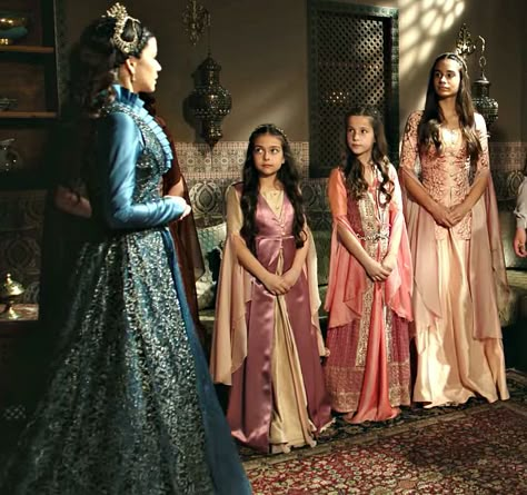 Dark Princess, Kosem Sultan, Theatre Costumes, Three Daughters, Medieval Dress, Medieval Clothing, Three Sisters, Turkish Fashion, Story Inspiration