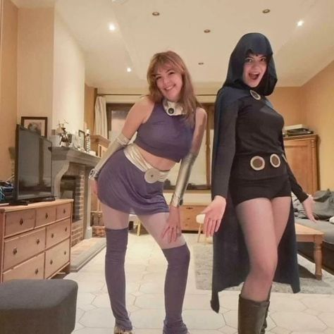 Halloween Costume Starfire, Titans Halloween Costume, Teen Titans Halloween Costume, Halloween Costumes Bff, Duo Halloween Costumes Bff, Raven Halloween Costume, College Halloween Costumes, Easy College Halloween Costumes, Halloween Duos