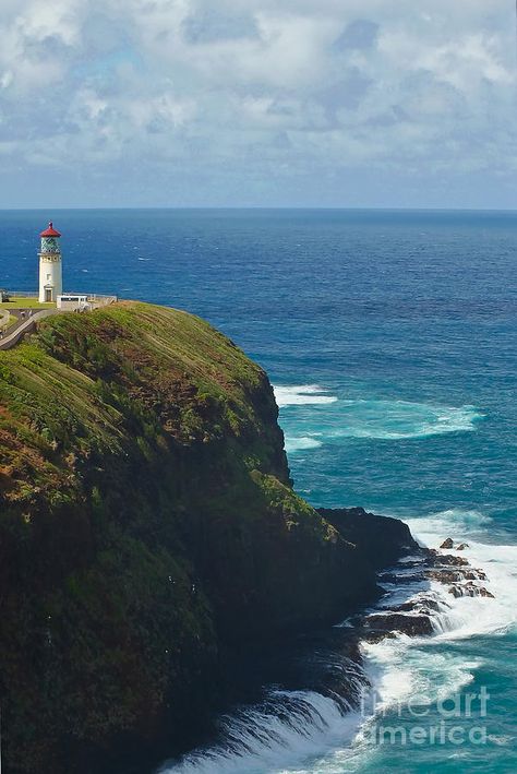 Kilauea Point Lighthouse Kilauea Lighthouse, Photography Guide, Beautiful Sites, Light Of The World, Travel Images, Water Tower, Hawaiian Islands, Photography Pictures, Lighthouse