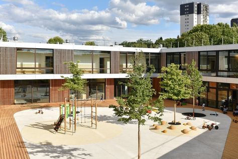 Contemporary School Design, School Courtyard Design, Activity Center Architecture, School Courtyard Ideas, School Yard Design, Art School Building, School Design Architecture, School Courtyard, Elementary School Architecture