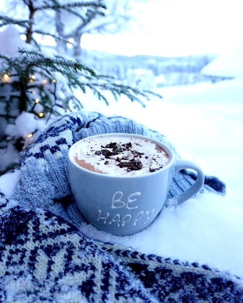 The Best Winter Resorts. "How many lessons of faith and beauty we should lose, if there were no winter in our year!" -Thomas Wentworth Higginson Winter Resort, Tout Rose, Cup Of Hot Chocolate, Winter Coffee, I Love Winter, Winter Wallpaper, Winter Magic, Aesthetic Coffee, Winter Scenery