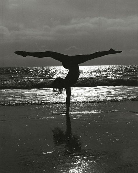 when i see these kind of pictures, it  makes me miss gymnastics. Handstand, The Beach