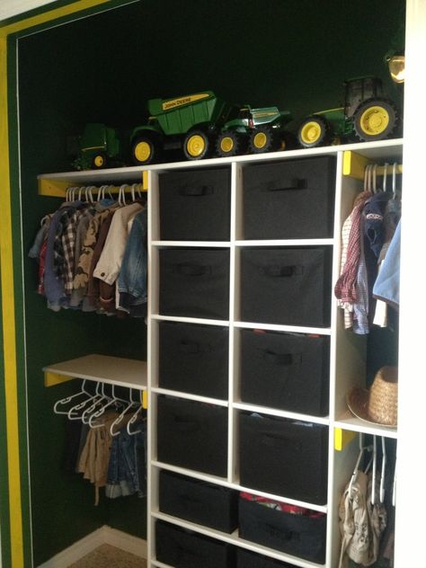 Boys Tractor Bedroom, John Deere Boys Room, John Deere Nursery, John Deere Bedroom, Tractor Bedroom, John Deere Room, Farm Nursery Theme, Mobile Home Renovations, Bookshelf Plans