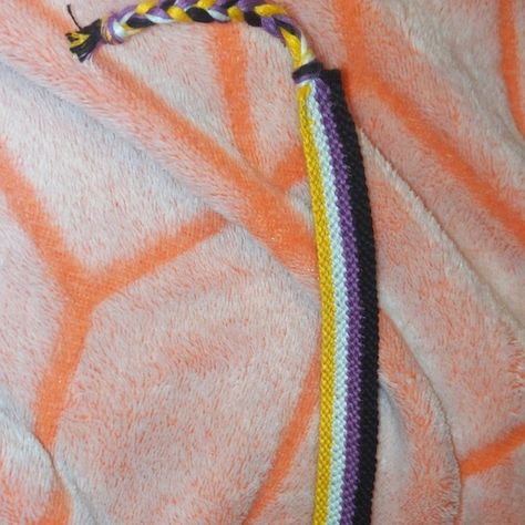 Non Binary Flag, Non-binary Flag, Nonbinary Flag, Non Binary Pride, Yarn Bracelets, Dr Closet, Pride Bracelet, Friendship Bracelets Tutorial, Lgbt Love