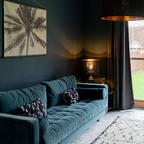 Architecture Living Room, Dark Walls Living Room, Farrow And Ball Living Room, Blue Grey Living Room, Dark Blue Rooms, Dark Grey Living Room, Blue Walls Living Room, Different Vibes, Dark Blue Living Room