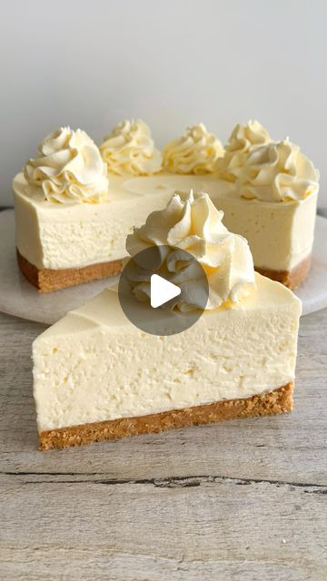 Fitwaffle Kitchen | Eloise on Instagram: "BETTER BASICS Episode 4: How to make an amazing no-bake cheesecake 😍

Cheesecakes can feel intimidating, but I promise they’re actually really easy to make and so customisable once you know the basics 🙌

More tips below 🥰

All you need is:

For the base:
300g digestive biscuits
150g salted or unsalted butter, melted

For the filling:
560g full-fat cream cheese, room temp
120g icing sugar
2 tsp vanilla extract
(you could also add in 100-200g of melted & cooled chocolate, Nutella, Biscoff spread, fresh raspberries, lemon zest etc.)

For the topping:
200ml double cream or Elmlea (cold)
(you could pour over melted biscoff spread, a chocolate ganache, sprinkles, caramel sauce etc.)

Tin size: 8” springform tin

More tips:
🌟 Double cream will whip be Cold Cheesecake, Cheese Cakes Recipes Classic, Cream Cheese Pound Cake Recipe, Cheesecake Recipes Classic, Vanilla Cheesecake, Cream Cheese Pound Cake, Baked Cheesecake Recipe, Digestive Biscuits, Pound Cake Recipes