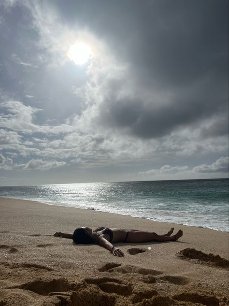 Stuck On A Deserted Island Aesthetic, Deserted Island Aesthetic, Elements Aesthetic, Summer Photo Dump, Deserted Beach, Gilligan’s Island, Island Aesthetic, Girl Eating, Deserted Island