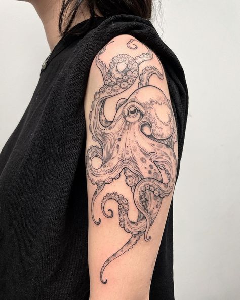 Cassandra Winter (@miss.moths) • Instagram photos and videos Sea Life Tattoos, Octopus Tattoo Sleeve, Sea Tattoo, Jellyfish Tattoo, Sea Floor, Ocean Tattoos, Octopus Tattoo, Stomach Tattoos, Now Booking