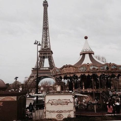 Paris France Tea Aesthetic, Damien Chazelle, French Aesthetic, France Aesthetic, Europe Aesthetic, Paris Aesthetic, Louvre Paris, Vintage Paris, The Eiffel Tower