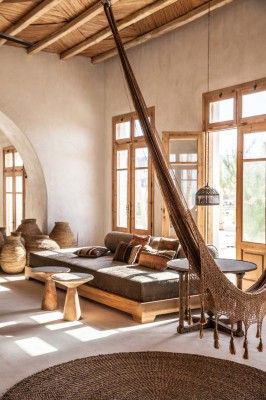 SCORPIOS Straw Bale House, Desain Pantry, Lots Of Windows, Cob House, Natural Building, Bohemian Interior, Natural Home Decor, Cool Ideas, A Living Room