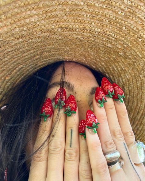 Editorial Nails Art, Funky Holiday Nails, Weird Girl Nails, Christmas Nail Aesthetic, Aesthetic Nail Photos, Weird Nail Designs, Pomegranate Nails, Funky Christmas Nails, Wacky Nails