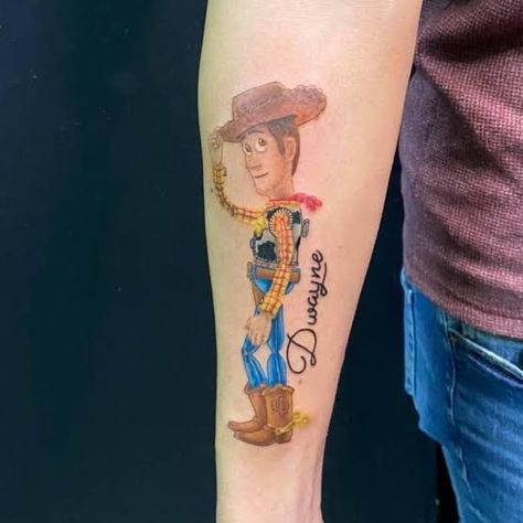 Toy Story Tattoo Ideas, Woody Tattoo, Toy Story Tattoo, Mantra Tattoo, Leonel Messi, Disney Tattoos, Tattoo On, Tattoo Studio, Toy Story