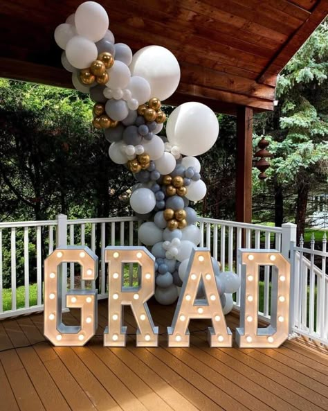 Grad Marquee Letters, Graduation Party Decor Ideas, Backyard Graduation Party Ideas, High School Graduation Party Ideas, Grad Party Theme, Graduation Centerpieces, Graduation Party Pictures, High School Graduation Party Decorations, College Grad Party