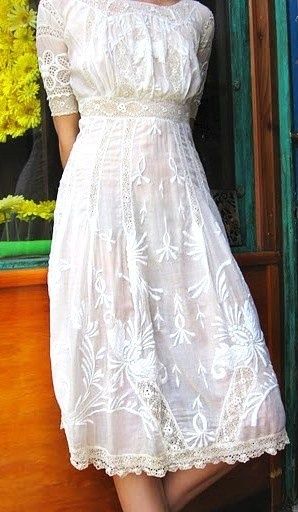 Modest Dressing, White Outfit, Dita Von Teese, Vestidos Vintage, Beautiful Skirts, Everyday Dresses, Silk Velvet, Mode Inspiration, Hippie Style