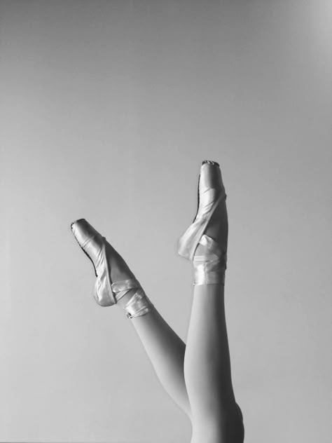 Ballet Photography Aesthetic, Ballet Studio Photography, Dance Fashion Photography, Picture Wall Black And White, Cute Posters For Bedroom, Ballet Photoshoot, Deception Trilogy, Posters For Bedroom, Aesthetic Ballet