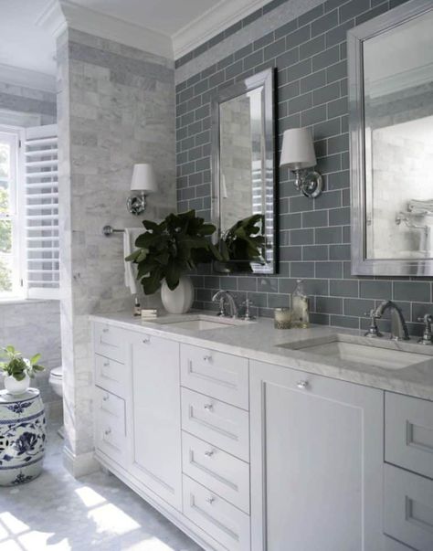 53 Most fabulous traditional style bathroom designs ever Hamptons Bathrooms, Hampton Style Bathrooms, Hamptons Bathroom, Bathroom Reno Ideas, Hampton Style, Bad Inspiration, White Vanity Bathroom, Bathroom Backsplash, Hamptons House