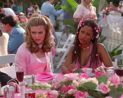 Cher And Dionne, Arte Glitter, Clueless Aesthetic, Clueless 1995, Cher Horowitz, Clueless Outfits, Regina George, 2000s Aesthetic, Kevin Hart