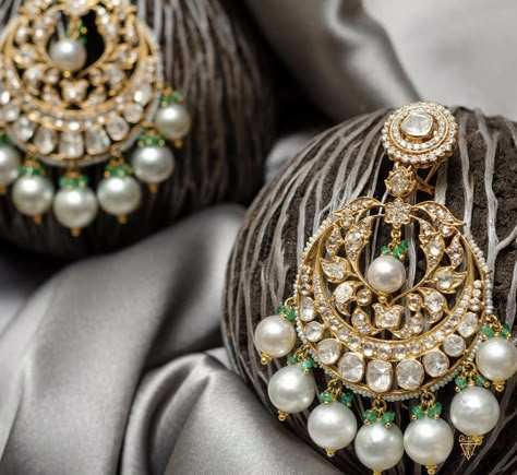 Polki Earrings Designer, Kundan Chandbali Earrings Gold, Pearl Chandbali Earrings, Chaandbali Kundan, Diamond Chandbali Earrings, Chandbali Earrings Kundan, Emeralds Rings, Diamond Polki Earrings, Gold Chandbali Earrings