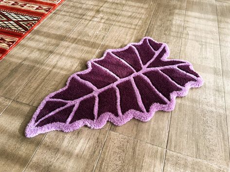 Plant Carpet, Plant Rug, Punch Needle Rugs, Elephant Ear Plant, Funky Rugs, Rug Purple, Purple Plants, Tropical Home Decor, Aesthetic Floral