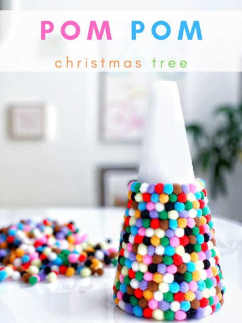 Christmas Tree Diy Craft, Pom Pom Christmas Tree, Diy Tree Topper, Pom Pom Christmas, Pom Pom Tree, Mini Pom, Christmas Tree Diy, Christmas Crafts For Adults, Christmas Crafts For Kids To Make