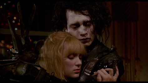 Edward Scissorhands; 1990. Tim Burton. #JohnnyDepp Edward Scissorhands Movie, Johnny Depp And Winona, Picture Cloud, Tim Burton Characters, Tim Burton Films, Tim Burton Movie, Patrick Swayze, Edward Scissorhands, Winona Ryder