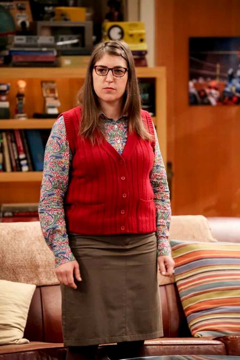 "The Procreation Calculation" -- Pictured: Amy Farrah Fowler (Mayim Bialik). Sheldon Amy, Big Ban, The Big Band Theory, Amy Farrah Fowler, The Bigbang Theory, Nerd Outfits, Mayim Bialik, Jim Parsons, Nerd Fashion