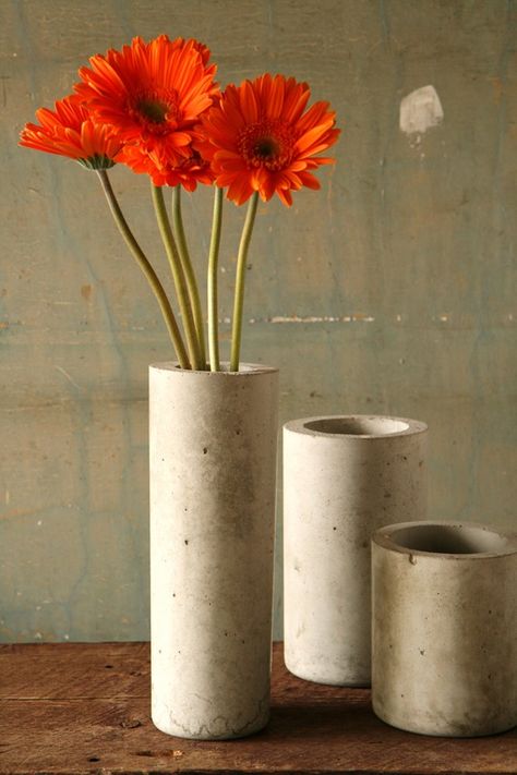 Tall Concrete Cylinder Vase Ceramics Display, Cement Home, Concrete Molds Diy, Handmade Pots, Concrete Vase, Concrete Diy Projects, Concrete Vases, Concrete Pots, Concrete Crafts