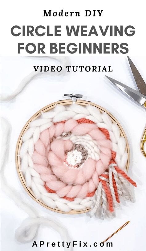 In this Circle Weaving For Beginners video tutorial, learn how to weave 'in the round' in real time. Lots of tips included! Weaving For Beginners, Circle Weaving, Circle Loom, Circular Weaving, Round Loom, Fiber Crafts, Weaving Loom Projects, Weaving Tutorial, Diy Weaving