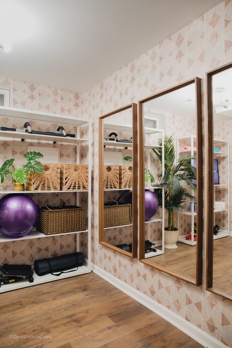 Home Office And Gym Combo Inspiration, In Home Gym Ideas Small Spaces, Gym Decor Ideas, Gym Decorating Ideas, Gym At Home Ideas, Basement Workout Room, Mini Gym At Home, Home Office And Gym, Mini Gym At Home Ideas