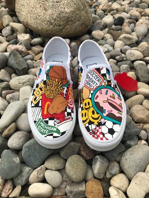 Shoe Costumizing Ideas, Custom Canvas Shoes, Vans Drawing On Shoes, Vans Shoes Painting, Things To Paint On Shoes Vans, Painted White Vans, Van Painting Ideas Shoes, Customized Canvas Shoes, Vans Costumized