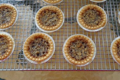 Raisin Tarts, Raisin Butter Tarts, Raisin Pie Recipe, Butter Tarts Recipe, Canadian Butter Tarts, Raisin Pie, Tarts Recipe, Butter Tarts, Tart Dessert