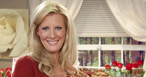 What Happened to Sandra Lee? Where TV Chef Is Today Food Network Chefs, Sandra Lee, Tv Chefs, Popular Food, Food Network, What Happened, The Details, Pop Culture, Chef