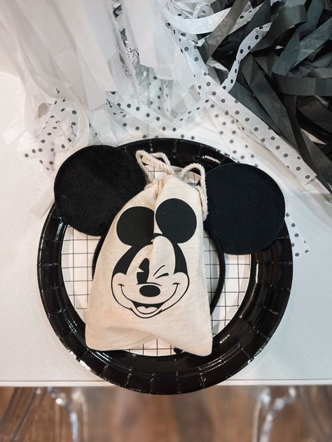 Mickey Mouse Birthday Neutral, Monochrome Mickey Mouse Party, Boho Mickey Mouse Party, Neutral Mickey Mouse Party, Black And White Mickey Mouse Party, Mickey Mouse First Birthday Boy, Modern Mickey Mouse Party, Vintage Mickey Mouse Party, Vintage Mickey Mouse Birthday