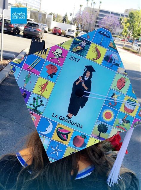 Ut Graduation Cap, Witchy Graduation Cap, Loteria Graduation Cap, Grad Cap Ideas Latina, Graduation Cap Designs Mexican Funny, Grad Cap Ideas Hispanic, Latina Cap Decoration Graduation, Bad Bunny Graduation Cap Ideas, Graduation Cap Latina