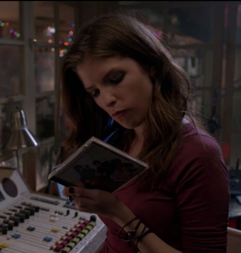 Becca in burgundy Becca Mitchell Aesthetic, Beca Pitch Perfect Aesthetic, Becca Pitch Perfect Aesthetic, Beca Mitchell Aesthetic, Pitch Perfect Aesthetic, Becca Pitch Perfect, Beca Pitch Perfect, Beca From Pitch Perfect, Becca Mitchell