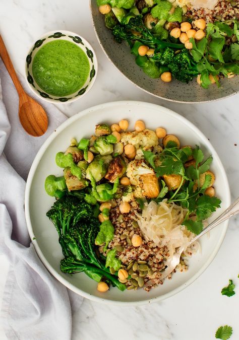 Mean Green Grain Bowls full of roasted veggies, sauerkraut, quinoa, chickpeas, and herby pesto are a healthy and filling #vegan make-ahead meal! From loveandlemons.com #mealprep #vegetarian #glutenfree #healthyrecipe Grain Free Dinner Recipes, Grain Free Dinner, Creamy Kale, Grain Bowl Recipe, Pesto Vegan, Grain Bowls, Green Pesto, Kale Pesto, Buddha Bowls