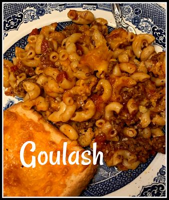 Sweet Tea and Cornbread: Southern Goulash! Southern Goulash Recipes, Tractor Meals, Southern Goulash, Macaroni Dishes, Frugal Dinners, Cornbread Southern, Campbell's Tomato Soup, Refrigerated Desserts, Vinegar Drink