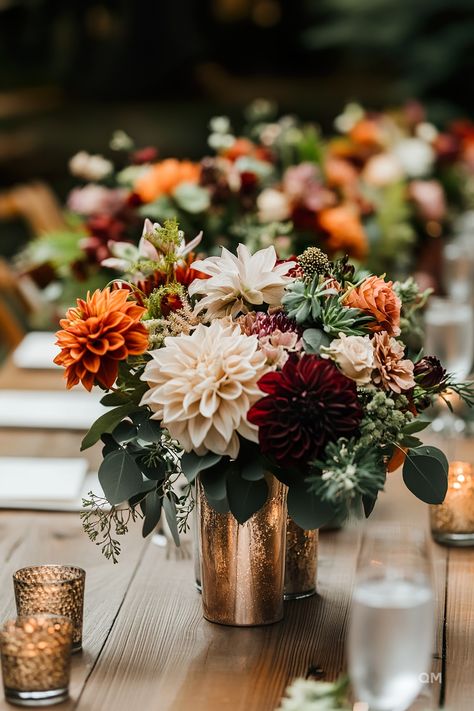 Fall Wedding Decor: Setting the Scene - Quiet Minimal Fall Color Wedding Table Decor, Early Fall Floral Arrangements, Tablescape Ideas Wedding, Fall Wedding Florals Centerpiece Ideas, Fall Pew Decorations Wedding, Table Decor Fall Wedding, Bud Vase Candle Centerpiece, Fall Modern Wedding, Fall Wedding Bud Vases