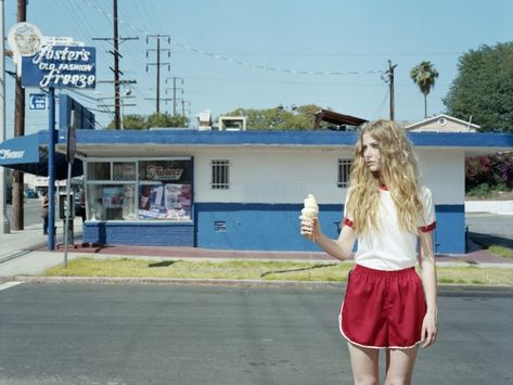 Gregory Crewdson, Americana Aesthetic, Edward Hopper, Vintage Americana, Trailer Park, Alfred Hitchcock, Summer Feeling, Pose Reference Photo, American Dream